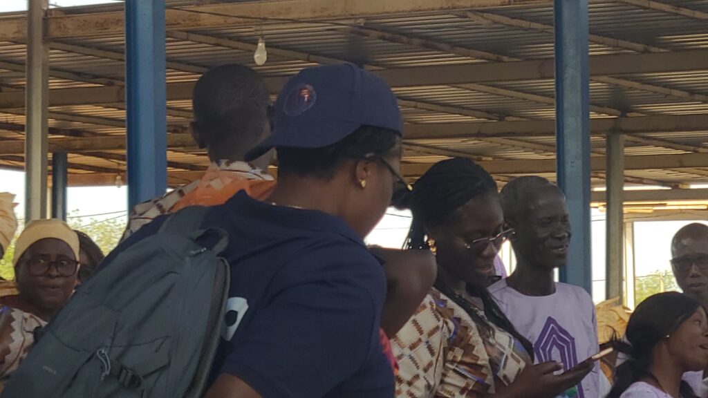 Les pèlerins ont repris la route du retour.