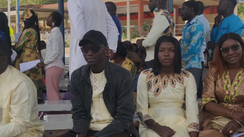 M. Paul DIOUF et une collègue du groupe AMJ